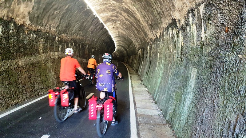 Bahntunnel